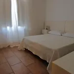Li Minnanni Πανσιόν